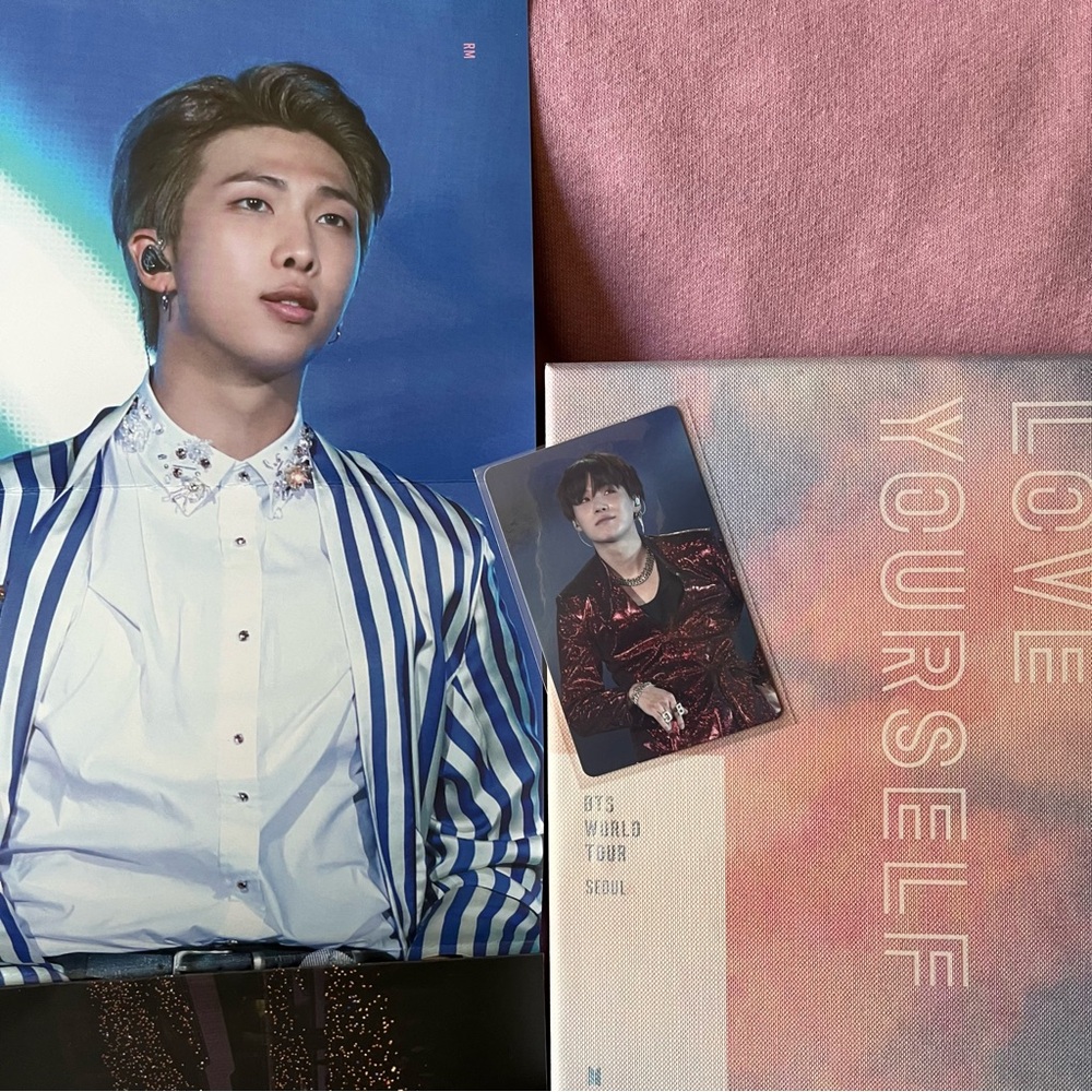 BTS Love Yourself World Tour DVD In Seoul (RM Poster + Suga PC)
